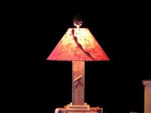 Rustic Pine Cone Table Lamp